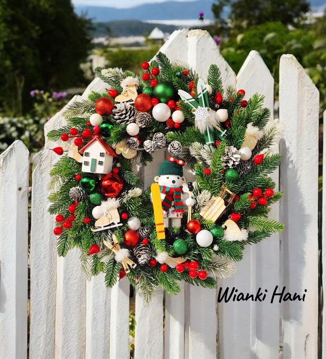 Świąteczny wianek z narciarzem, dekoracja wnętrz, prezent
