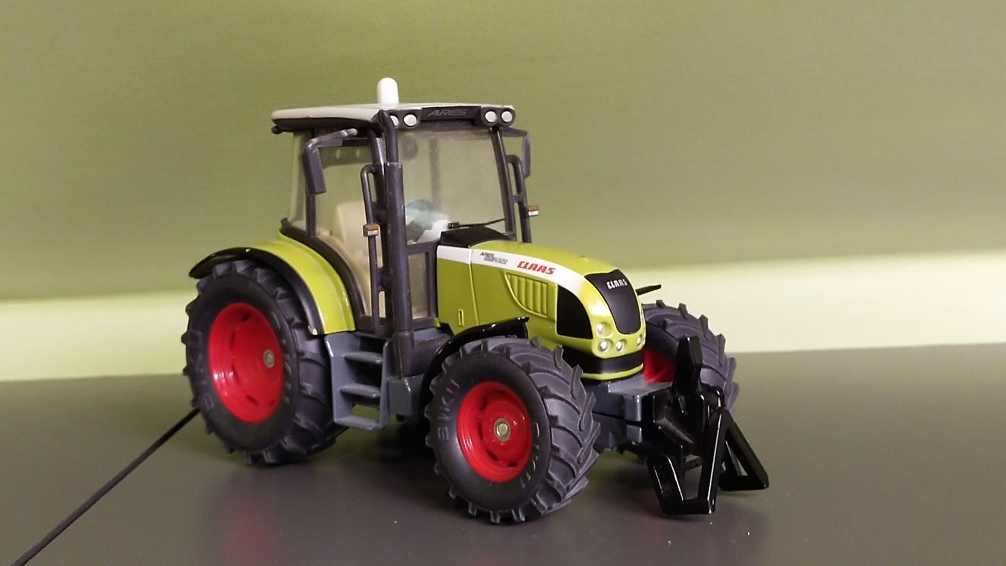 Siku traktor Claas 1:32