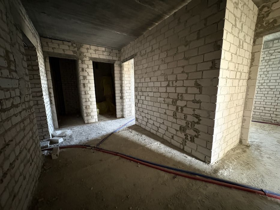 3 кімнатна квартира 82 м2 ЖК Миру 3 Героїв Харкова будівельний стан