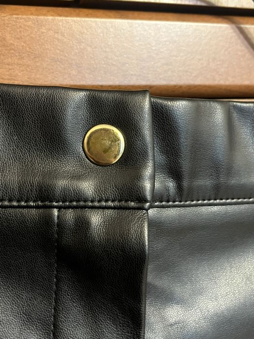 Продам шкіряну спідницю з італійської екошкіри преміум якості.