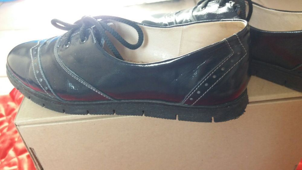 женские туфли темно- синего цвета