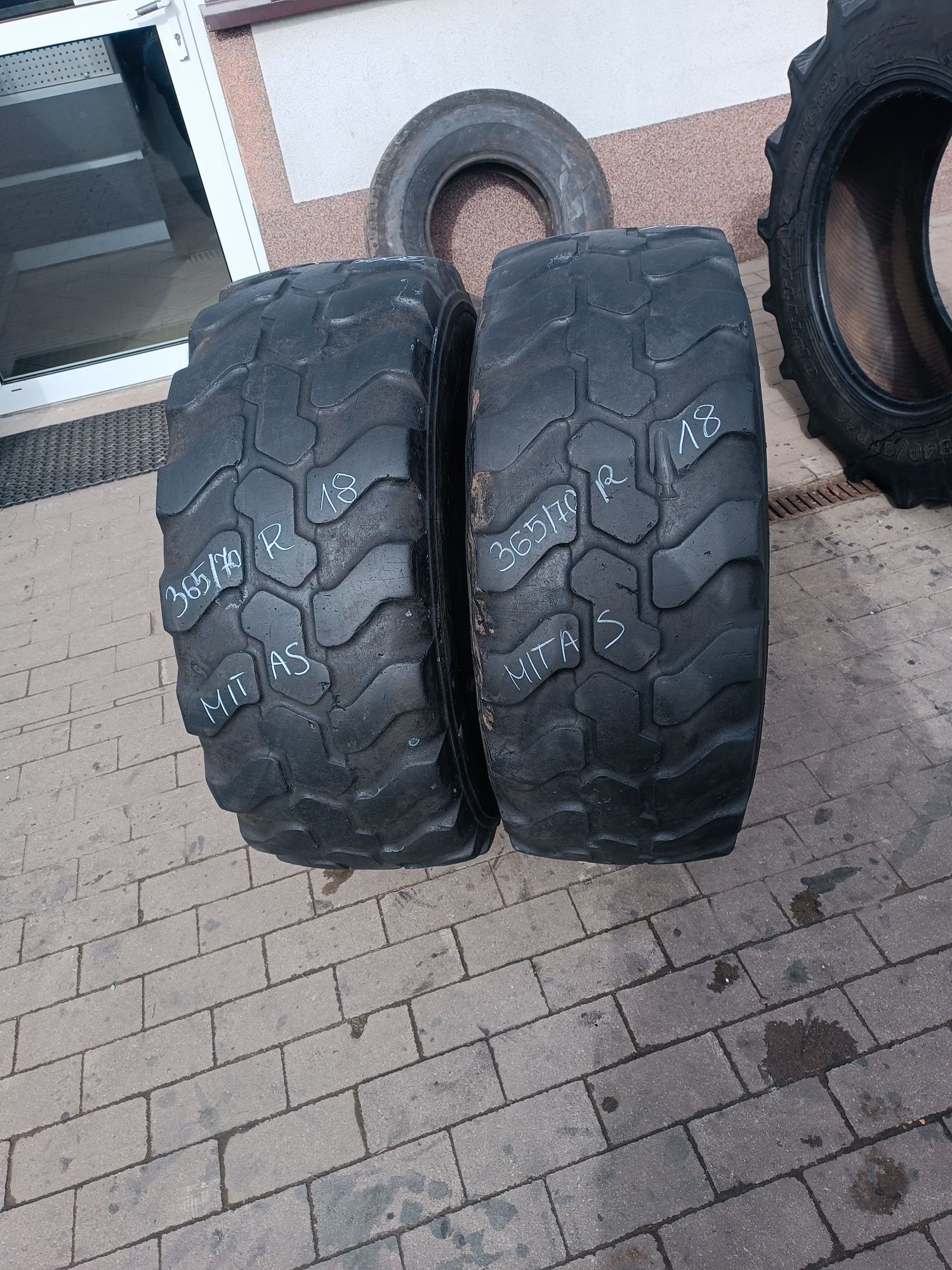 365/70R18 Mitas EM-01 Radial