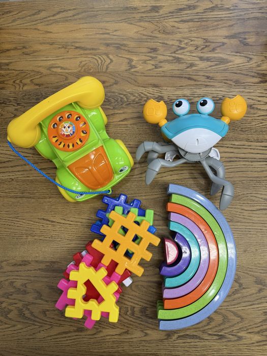 Іграшки Краб, пазли, рибалка та інше