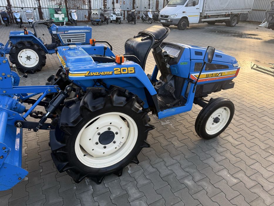 Японський трактор Iseki TU205 LandHope