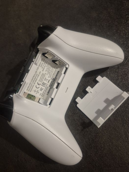 Pad Xbox One/PC biały, oryginalny, model 1708