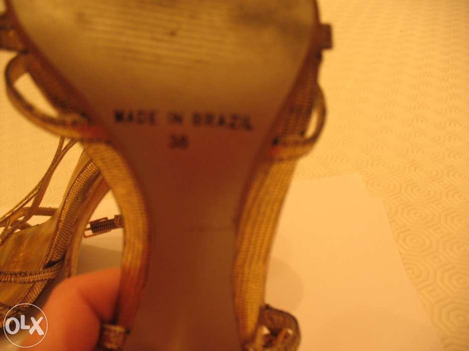 Sapatos Aldo Dourados