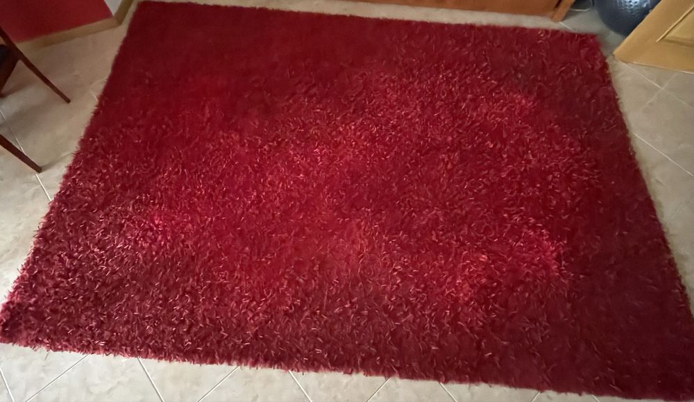 Carpete bordeaux 2,90cmX2,00cm BOM ESTADO