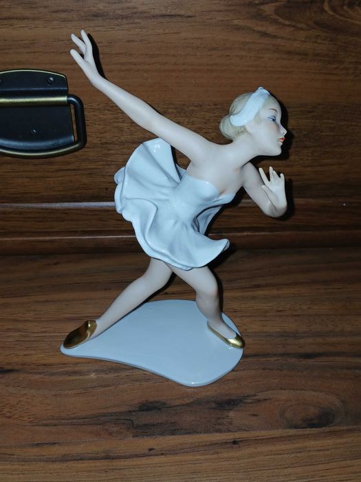 Stara figurka Wallendorf tancerka baletnica