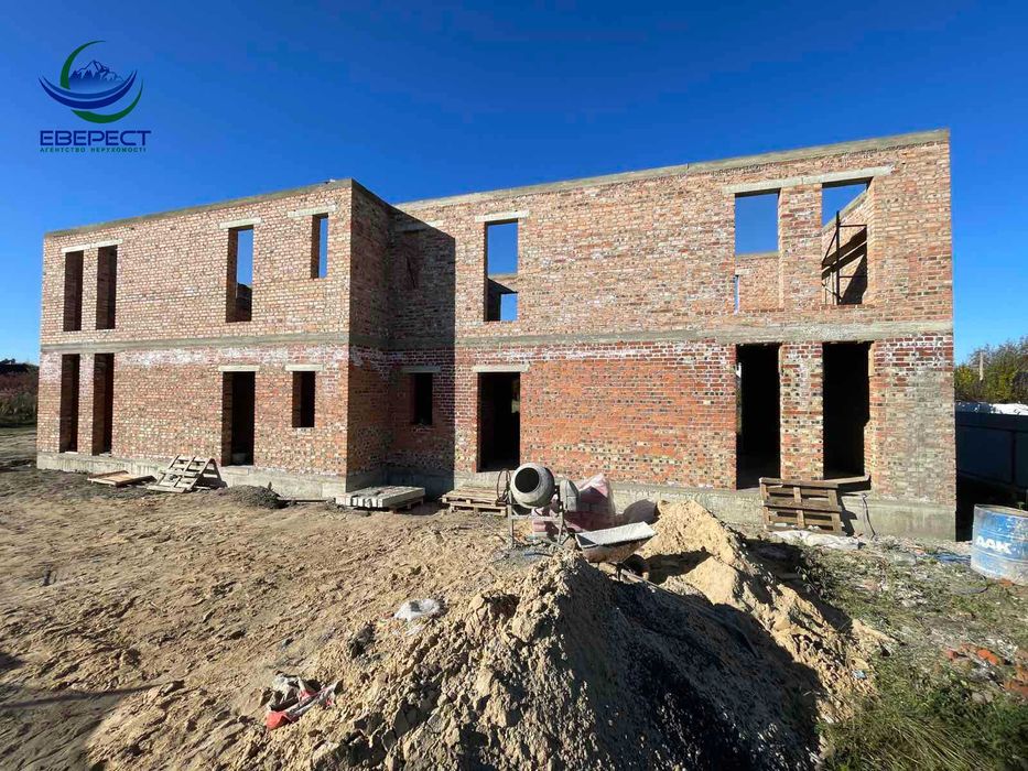 Продаж дуплекса на стадії будівництва