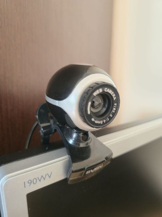 Продам Web камеру  SVEN