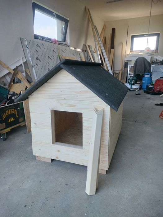 Buda dla psa ocieplona