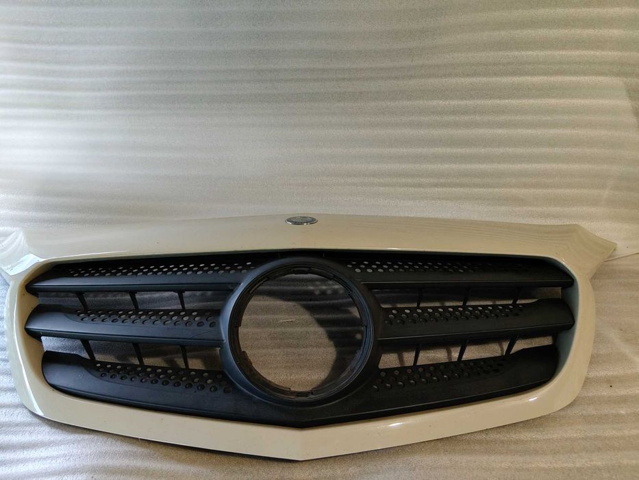 Atrapa Grill Mercedes CITAN