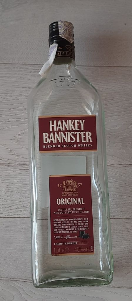 Порожні пляшки з під віскі Hankey bannister та лікеру  Jegermeister