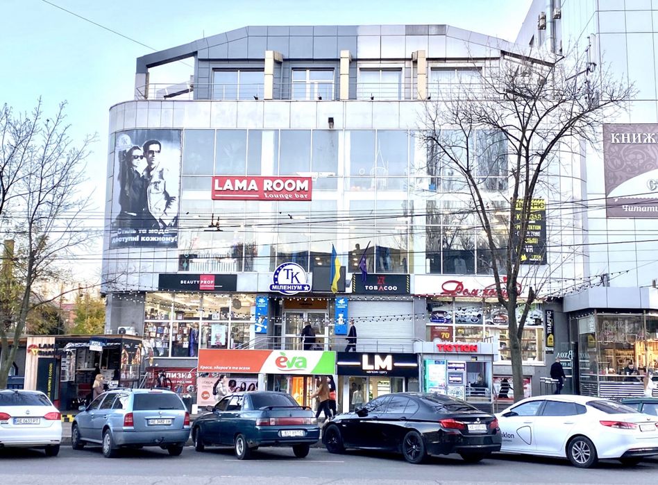 Продам Торговый Комплекс, 1800 м.кв, центр, 95 квартал.