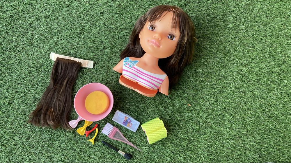 Nancy penteados busto mais acessorios