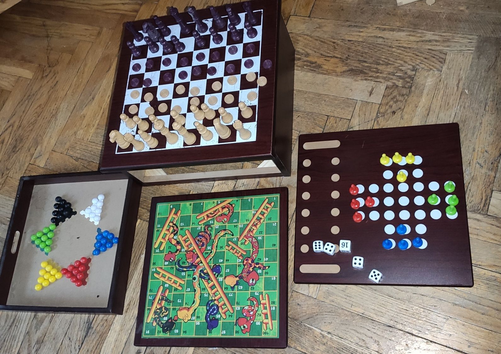 Drewniany zestaw do gier planszowych szachy warcaby pudełko