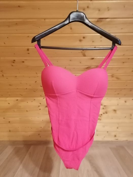 Strój jednoczęściowy. La Vantil. Nowy z metkami.