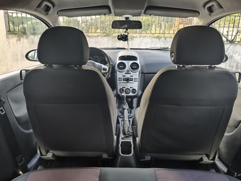 Opel corsa D 1.3 5 lugares