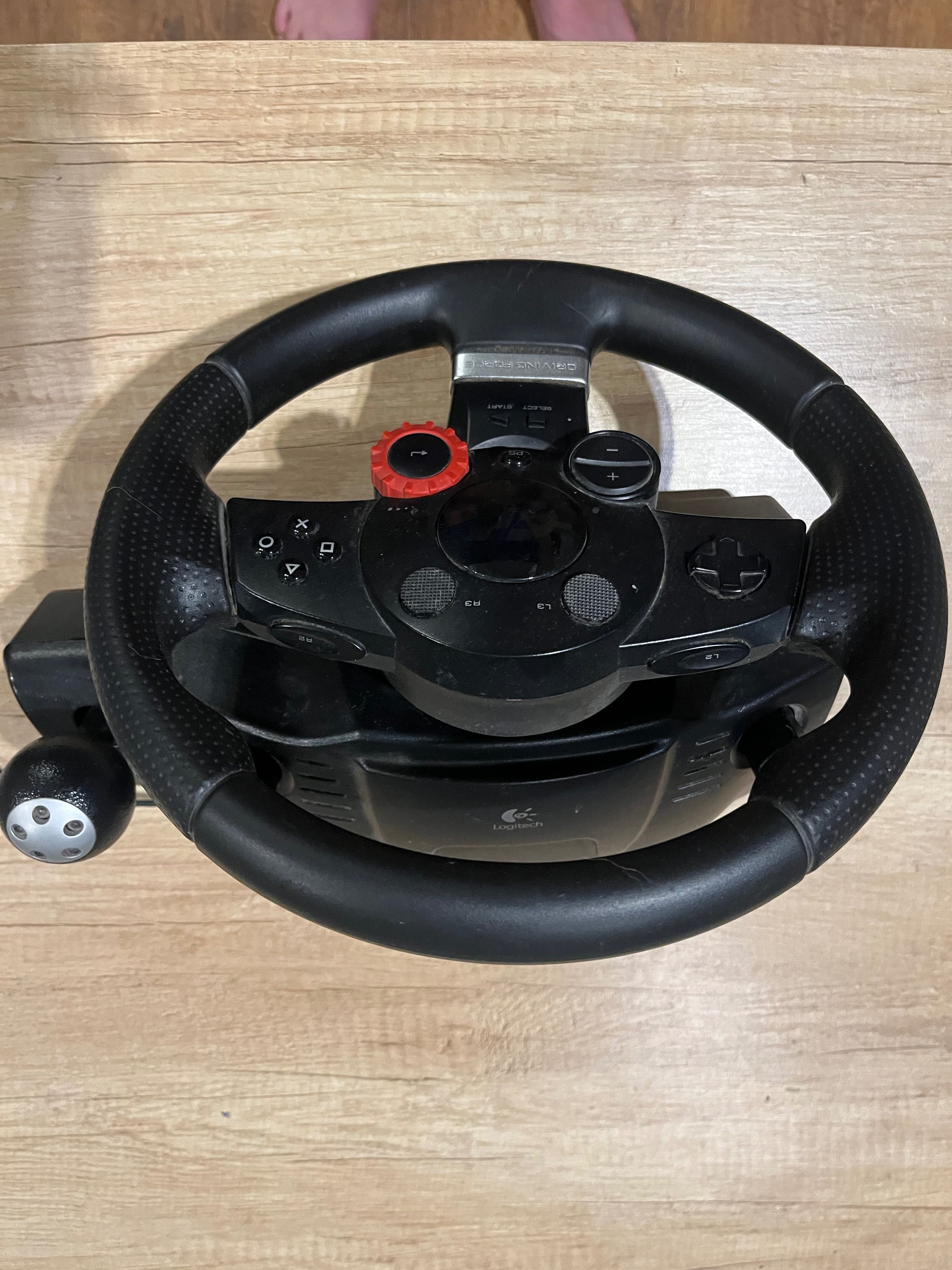 Konsola Ps3 z kierownicą logitech driving force i NFS MW