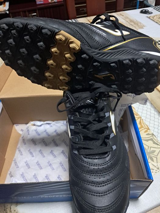 Ténis da Joma n39