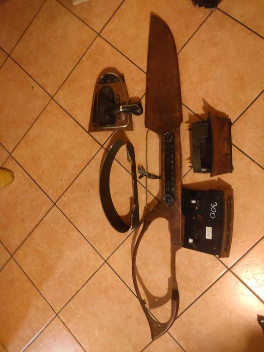 Dekory listwa konsoli deski świateł ramka biegów komplet CLS W219 LIFT
