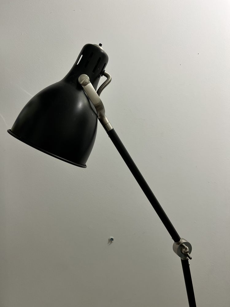 Lampa podłogowa loft Ikea czarna metalowa