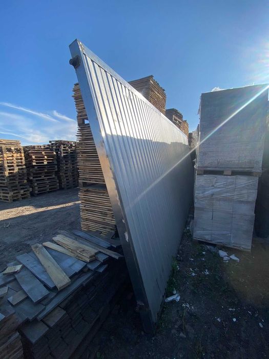 Продам ТЕРМІНОВО двері для сушильної камери типу "пересувний моноблок"