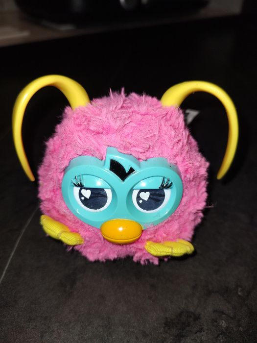 Furby іграшка король вечірок