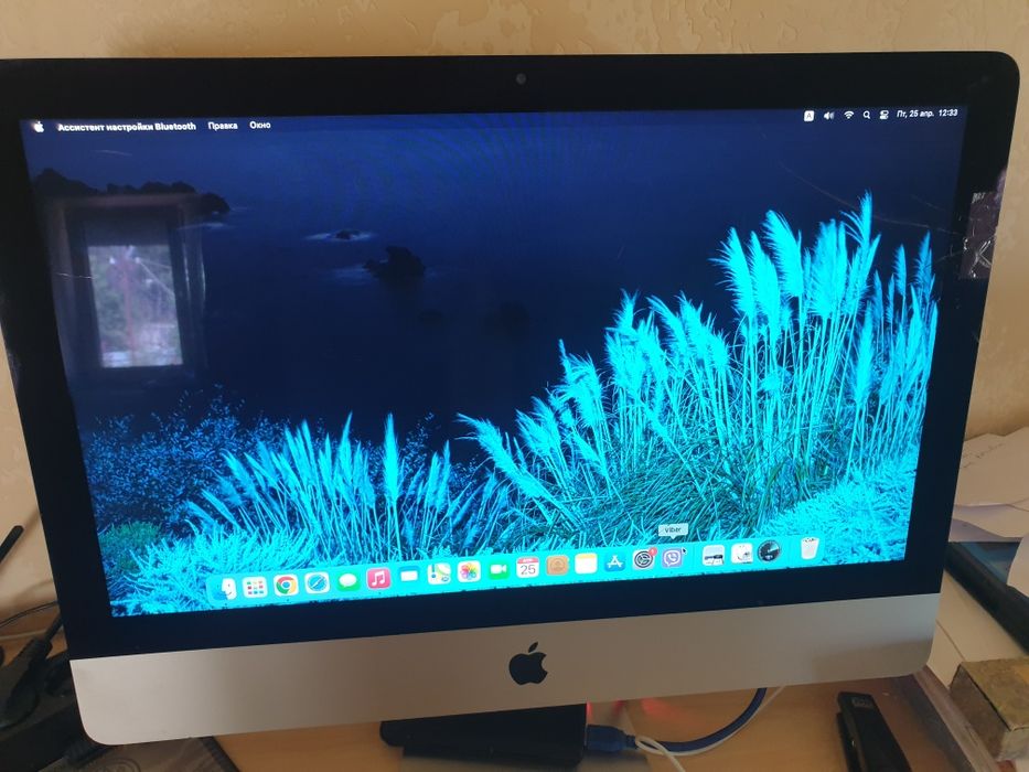 Моноблок Apple iMac 21.5" рабочий, трецина на экране,2015 год.