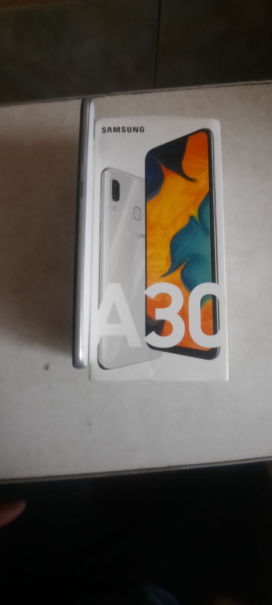 Samsung A30.     .