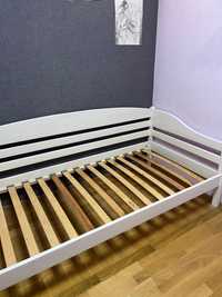 Односпальне (90х190) ліжко б/в. Без матраца.