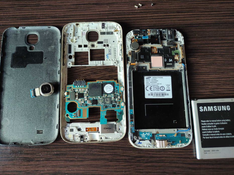 Samsung I9500 плата зарядки камера динамик корпус вибро коаксиальный