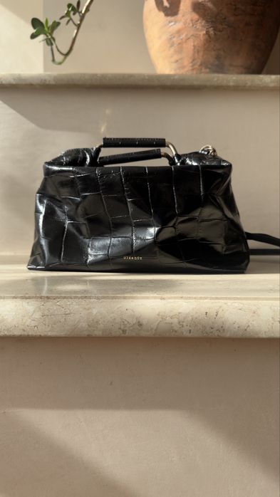 Шкіряна сумка Uterque з довгим ремінцем