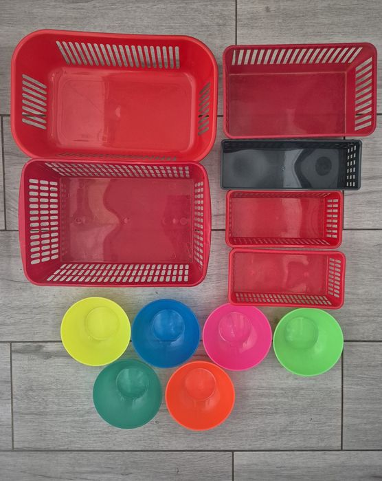 Koszyczki i miseczki.