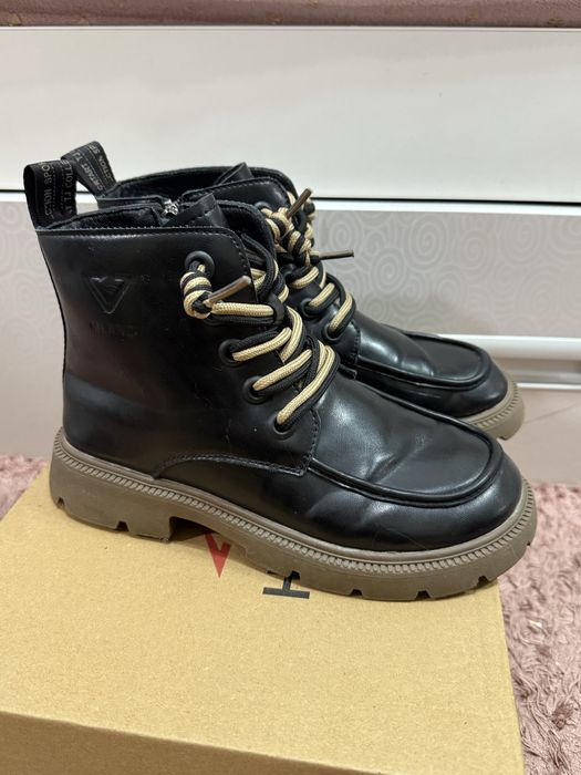 Ботінки на дівчинку демесизоні р.35 22.5см