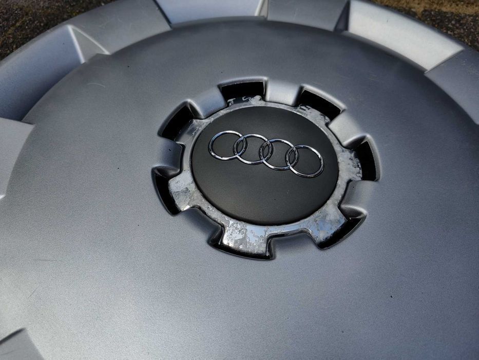 Audi 16" cali Kołpaki Komplet Oryginalne 8P0 A3 A4 A6 TT