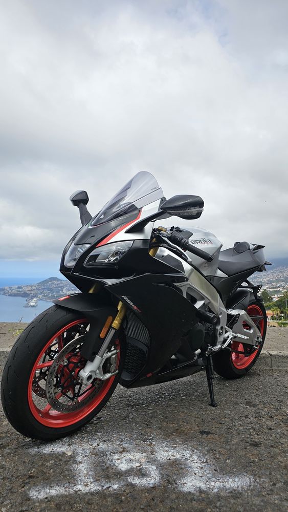 Aprilia RSV4 2019