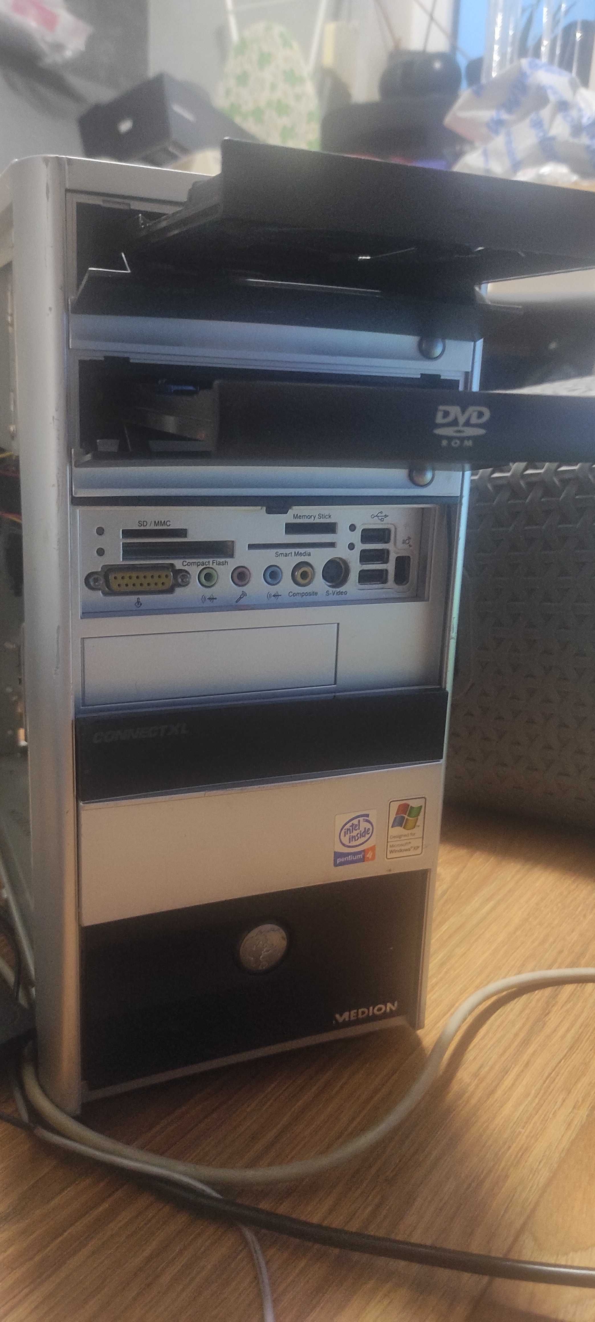 Komputer Medion Pentium 4 2.4GHz 1,5 Gb RAM HDD 80gb ATI 9250 64Mb