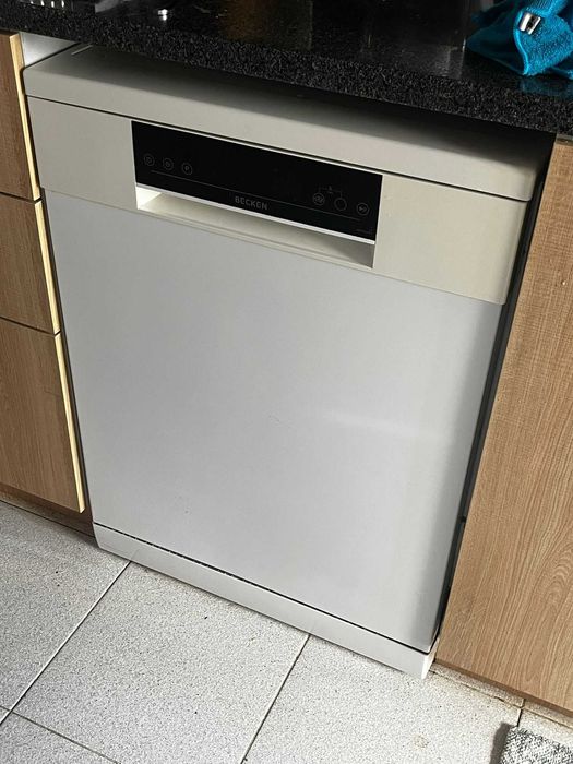 Máquina Lavar Loiça Becken - Usada