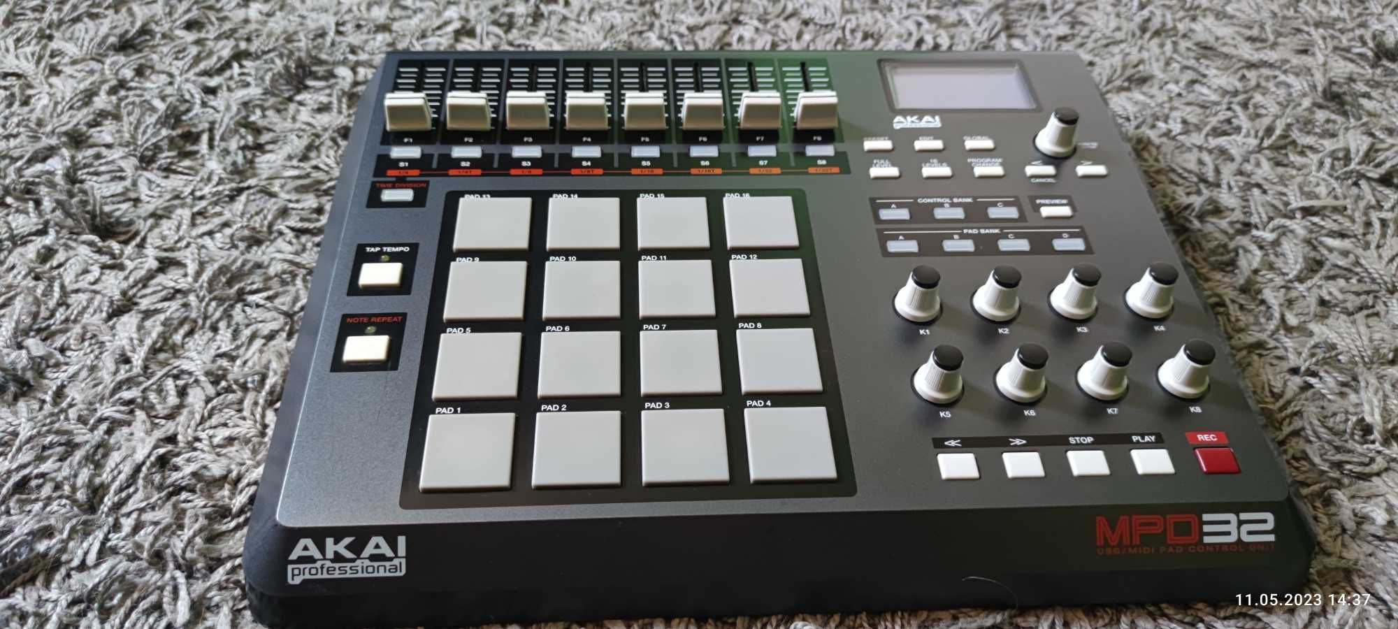 Kontroler MIDI Akai MPD 32