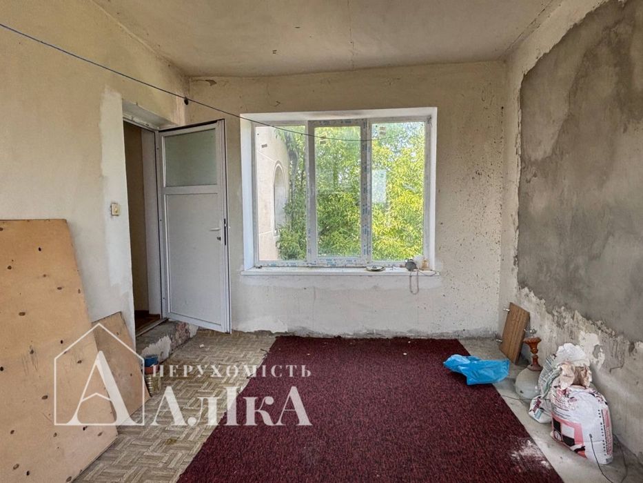 Продам 2-поверховий будинок в хорошій локації