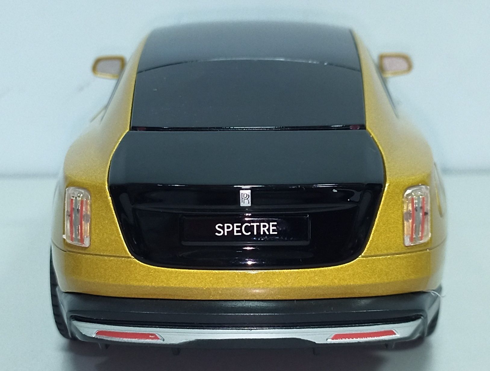 Rolls-Royce SPECTRE модель 1:24 NEWAO Toys. Металл, звук, свет.