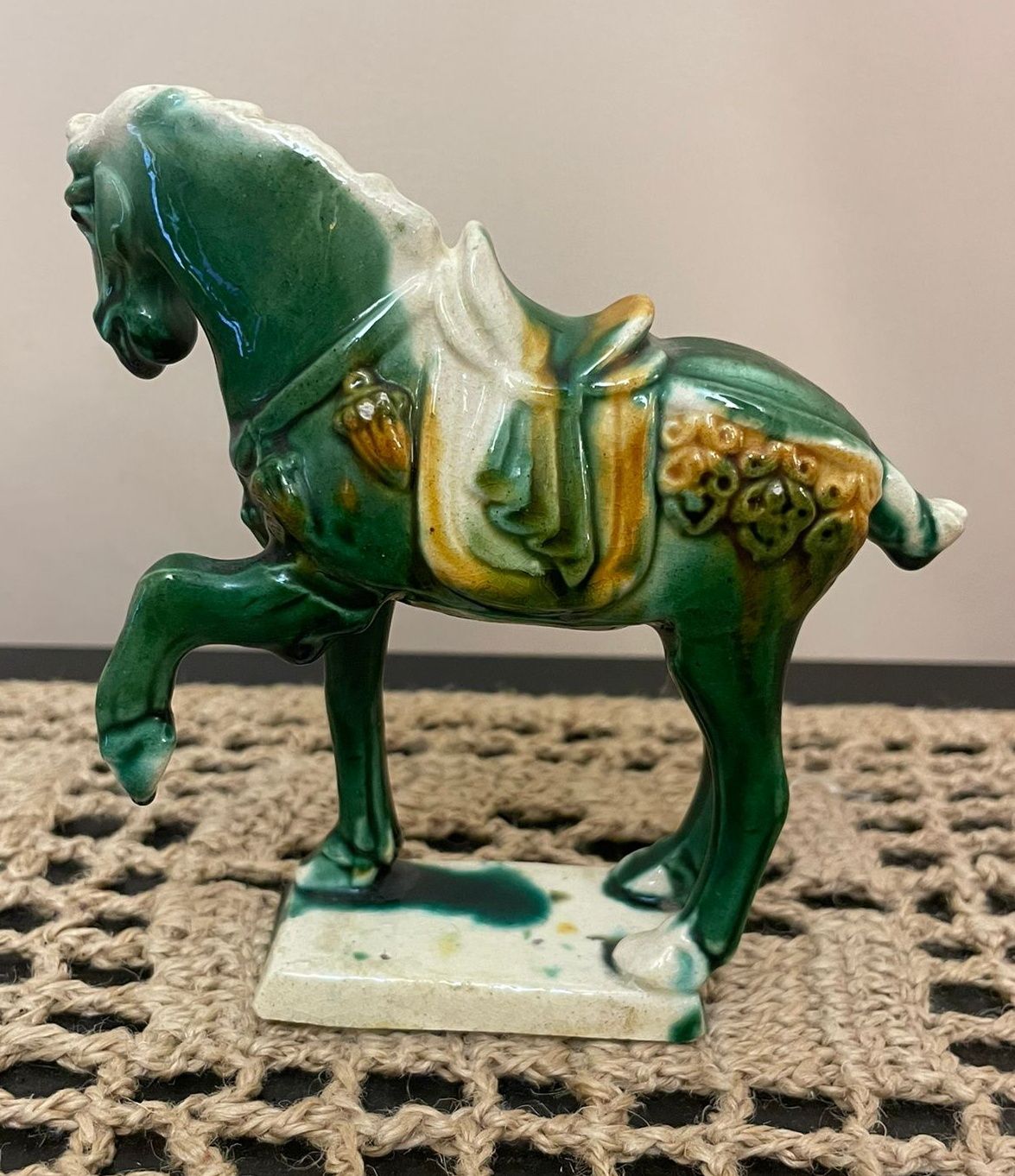 Cavalo em porcelana chinesa antiga