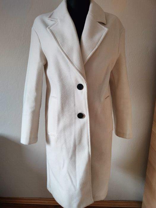 Jasny płaszcz klasyczny zimowy XS Bershka