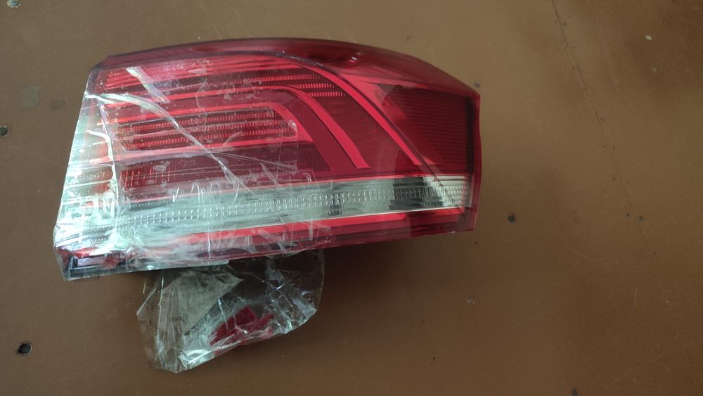 Ліхтар задній правий в крило зовнішній для passat b8 універсал Європа