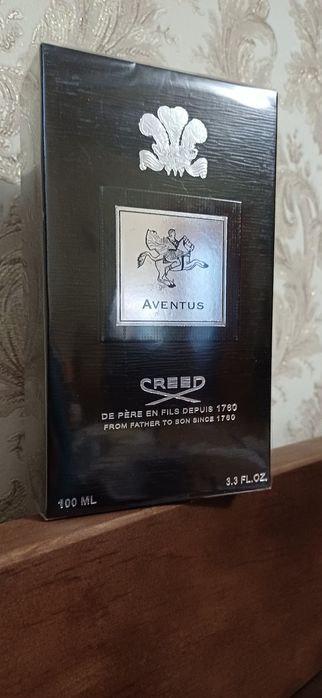Парфюмерная вода Creed Aventus.





Это мужской аромат, относящийся к