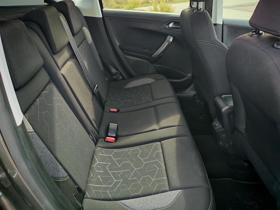 Peugeot 2008 vti 2017 único proprietário