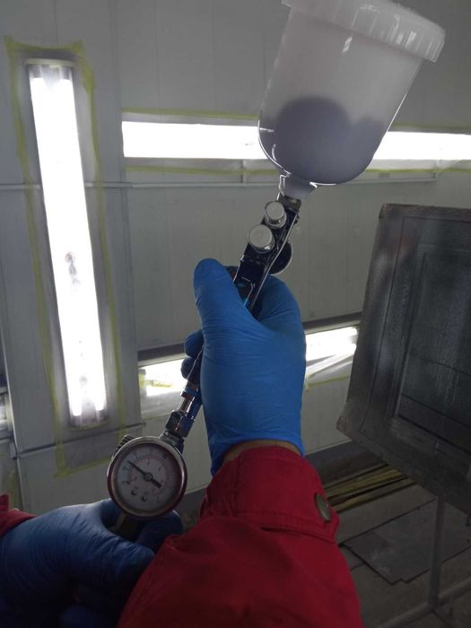 Продам краскопульт SOLA 1988 з дюзою 1.3 мм в кейсі.