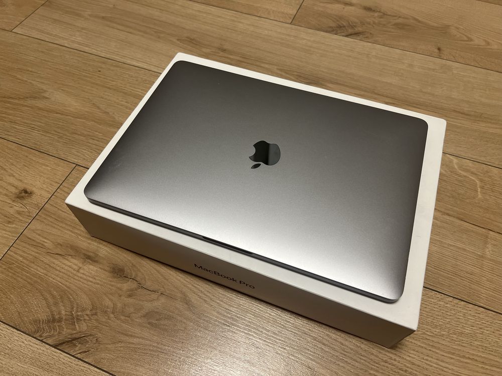 MacBook Pro 13,3” TOUCH BAR TOUCH ID 8/256 GB w PERFEKCYJNYM stanie!