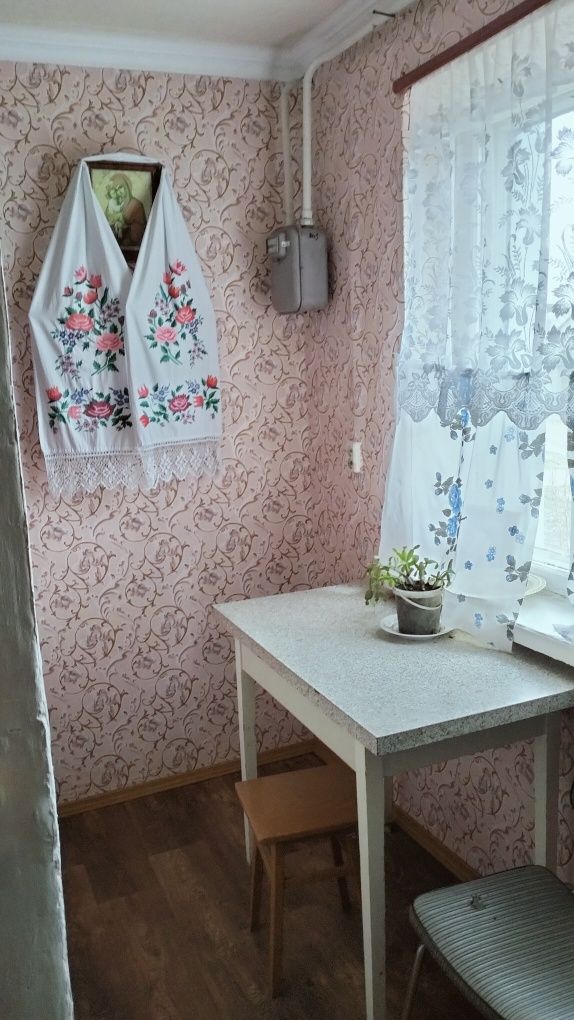 Продам 1/2 будинку с Савин (60 км від Києва)